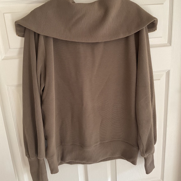 Varley Vine Pullover - Picture 3 of 12